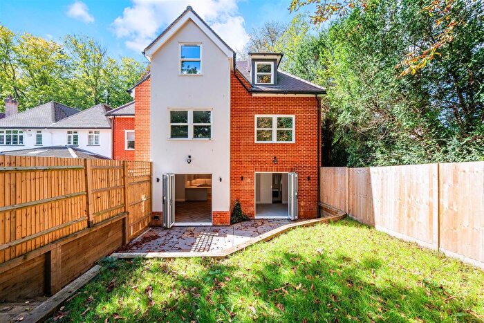 2 Bedroom Flat For Sale In Ashley Downs, Epsom, KT18