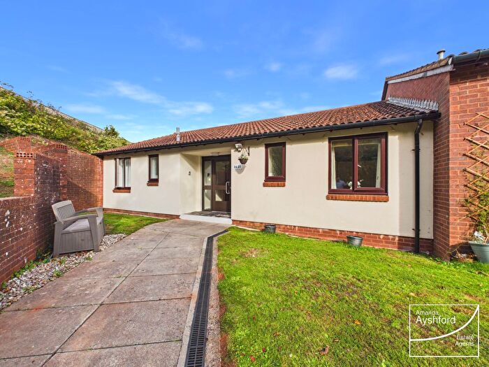 1 Bedroom Property For Sale In Pebble Court, Goodrington, Paignton, TQ4
