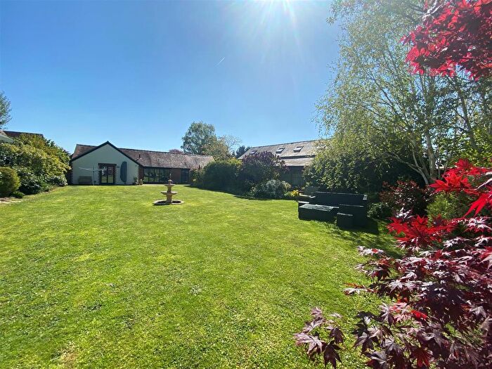 3 Bedroom Barn Conversion For Sale In Tewkesbury Road, Longford, GL2