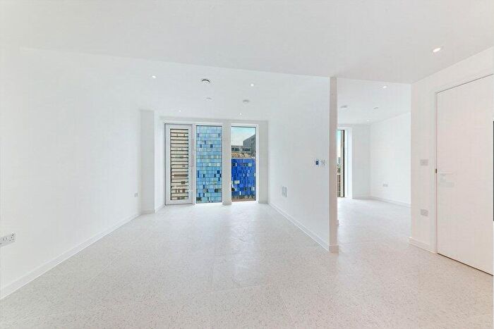 1 Bedroom Flat To Rent In Bouchon Point, Cendal Crescent, E1