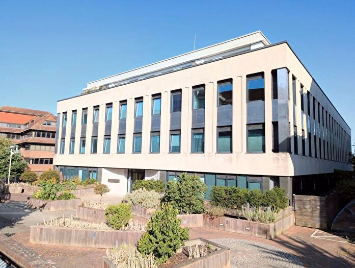 Studio To Rent In Chart Way, Horsham, RH12