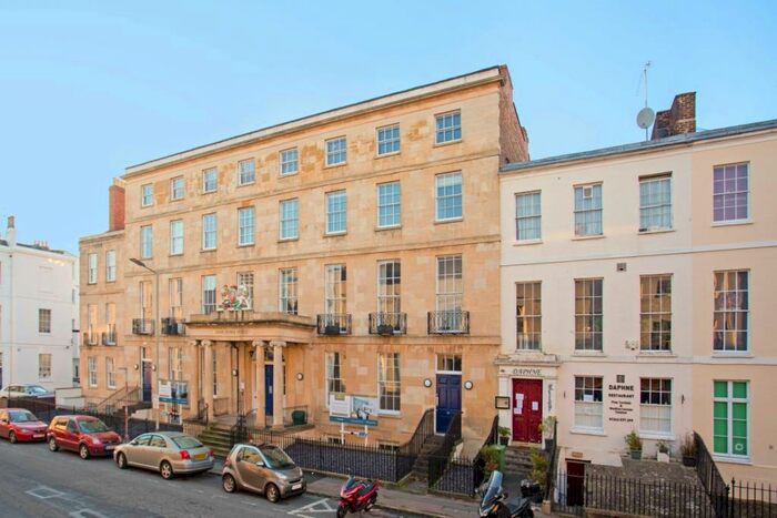3 Bedroom Flat To Rent In Crescent Place Cheltenham, GL50