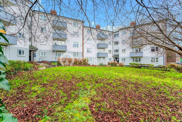 2 Bedroom Flat To Rent In Stoke Road, Plymouth, Devon, PL1