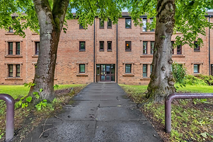 2 Bedroom Flat For Sale In North Woodside Road, Kelvinbridge, G20
