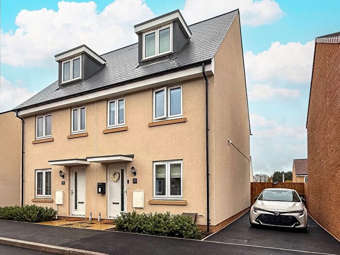 3 Bedroom Town House For Sale In Bow Acre Gardens, Banwell, Somerset, BS29