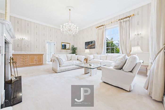 1 Bedroom Flat To Rent In Coxtie Green Road, Pilgrims Hatch, Brentwood, CM14