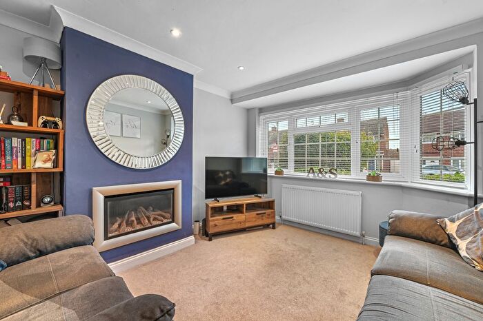 3 Bedroom End Of Terrace House For Sale In Lucas Avenue, Chelmsford, Essex, CM2