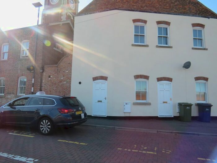 2 Bedroom End Of Terrace House To Rent In Albion Place, Wisbech, PE13