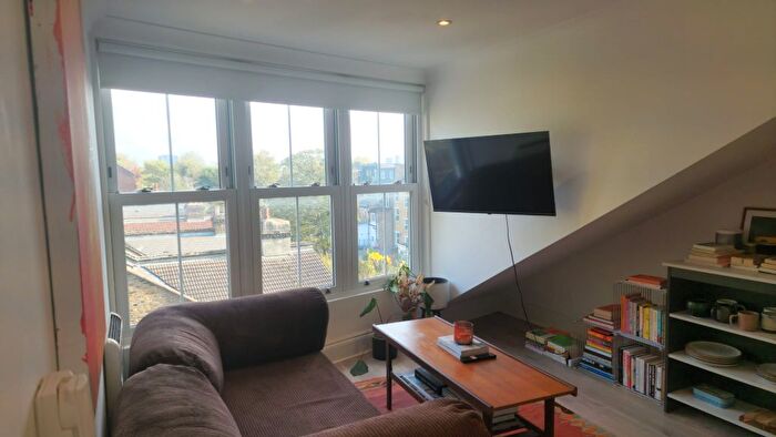 1 Bedroom Flat To Rent In Lower Clapton Road, Hackney, E5