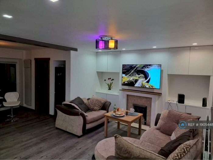 3 Bedroom Semi-Detached House To Rent In Chaceley Grove, Birmingham, B23