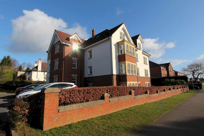 2 Bedroom Flat To Rent In Arncliffe Road, West Park, Leeds, LS16