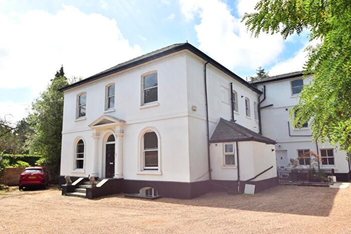 2 Bedroom Apartment For Sale In Woburn Hill, Addlestone, KT15