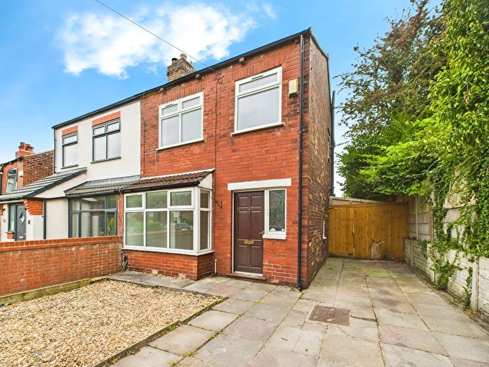 3 Bedroom Semi-Detached House To Rent In St Stephens Avenue, Whelley, Wigan, WN1