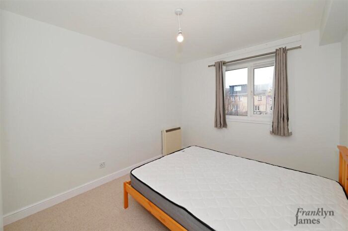 2 Bedroom Apartment To Rent In Ferguson Close, London, E14