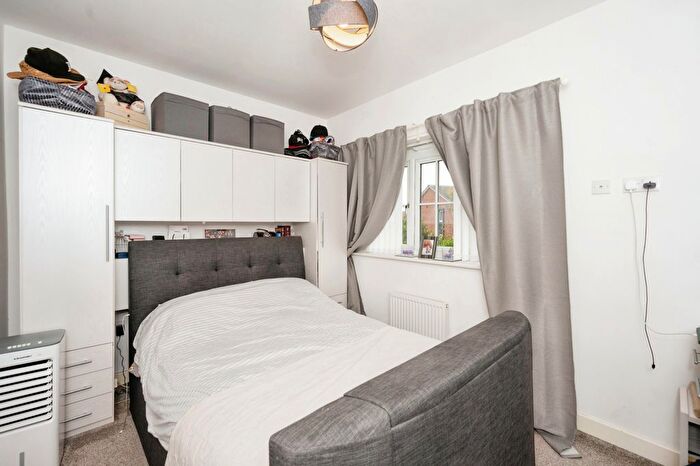 3 Bedroom Semi-Detached House For Sale In Warrington Road, Widnes, Cheshire, WA8