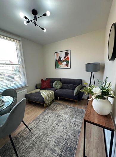 3 Bedroom Flat To Rent In Mount Pleasant Road, London, N17