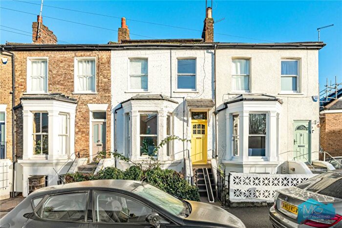 3 Bedroom Terraced House For Sale In Trinity Road, London, N2