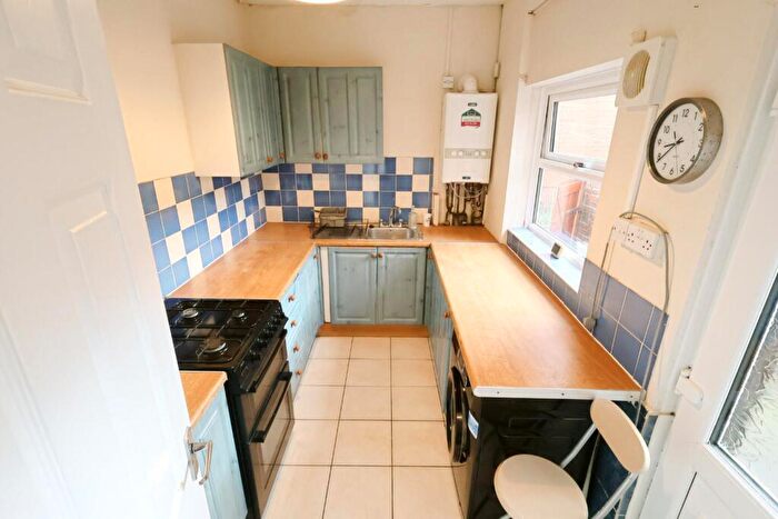 3 Bedroom Terraced House For Sale In Crispin Lane, Wrexham, LL11 - Photo 4