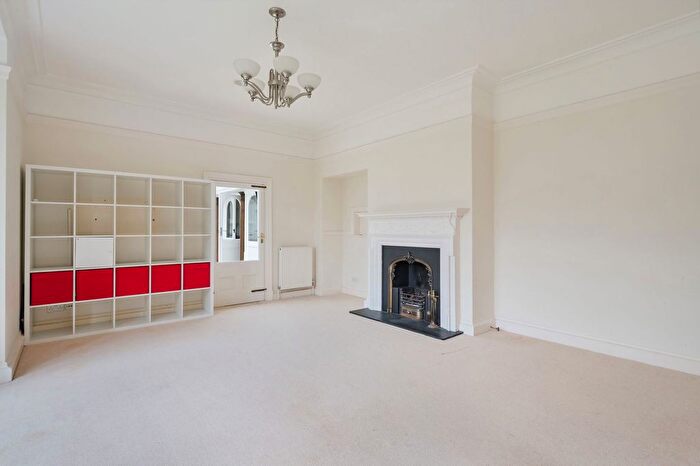 5 Bedroom Detached House For Sale In Lake View, Dormans Park, East Grinstead, RH19