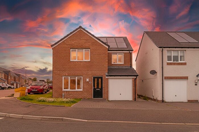 4 Bedroom Detached House For Sale In Hartwood Road, West Calder, EH55