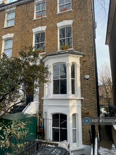 2 Bedroom Maisonette To Rent In Greenwood Road, London, E8