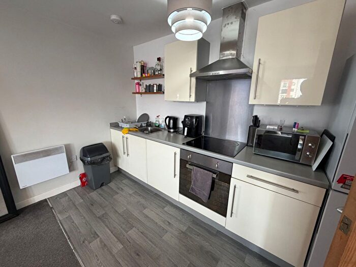 2 Bedroom Flat To Rent In Pilgrims Way, Salford, M50