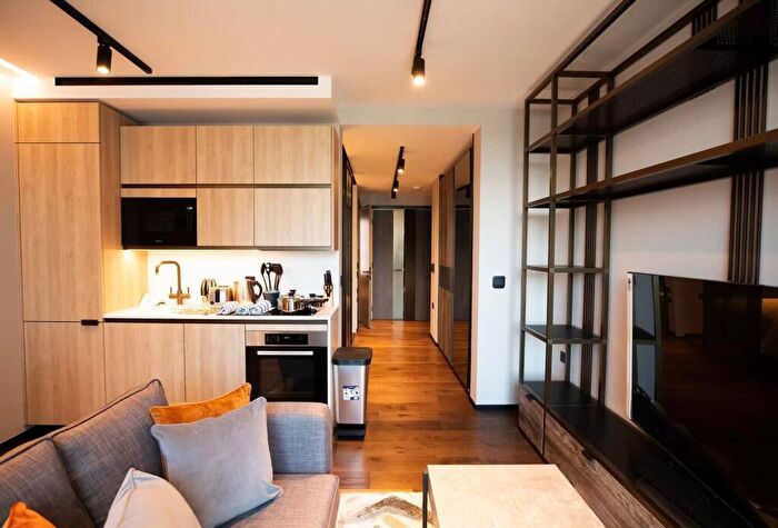 Apartment To Rent In Stage Apartments, Shorditch High Street, EC2A