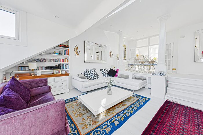3 Bedroom Flat To Rent In Thurlow Road, Hampstead, NW3