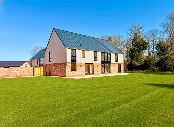 4 Bedroom Barn Conversion For Sale In Thorns Barn, Hamerton Road, Alconbury Weston, PE28