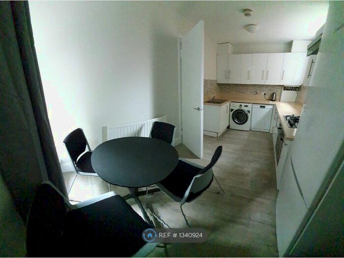 2 Bedroom Flat To Rent In Sussex Way, London, N19