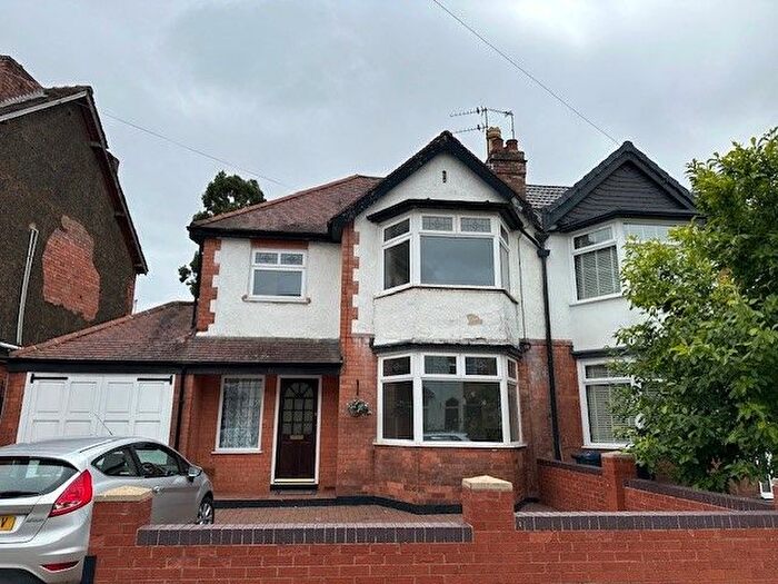 3 Bedroom Semi-Detached House To Rent In Willow Avenue, Birmingham, B17