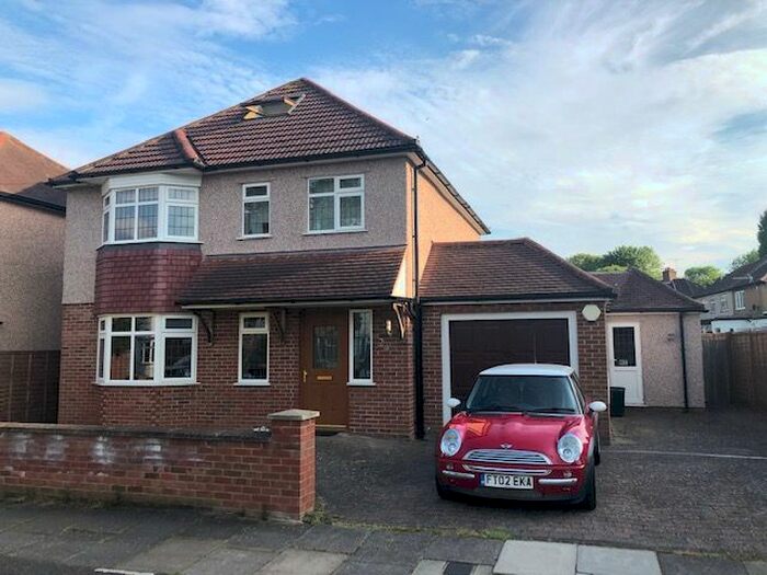 5 Bedroom Detached House To Rent In Milverton Drive, Ickenham, UB10