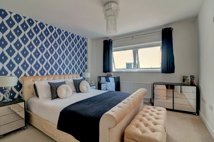 1 Bedroom Flat To Rent In Sovereign Way, Tonbridge, Kent, TN9