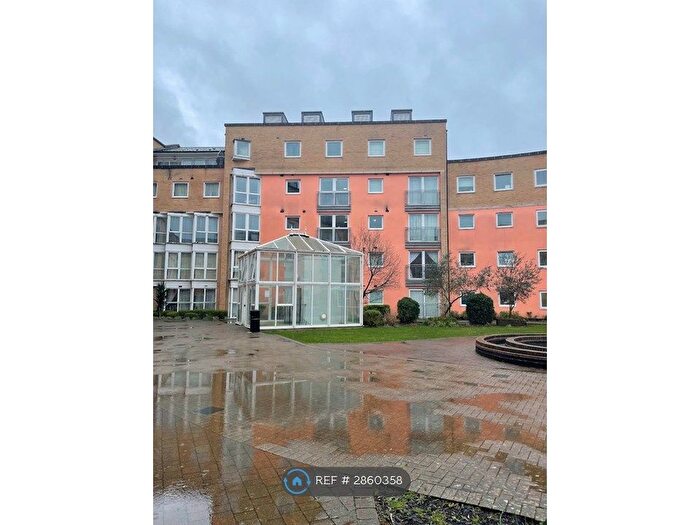 2 Bedroom Flat To Rent In Wooldridge Close, Feltham, TW14