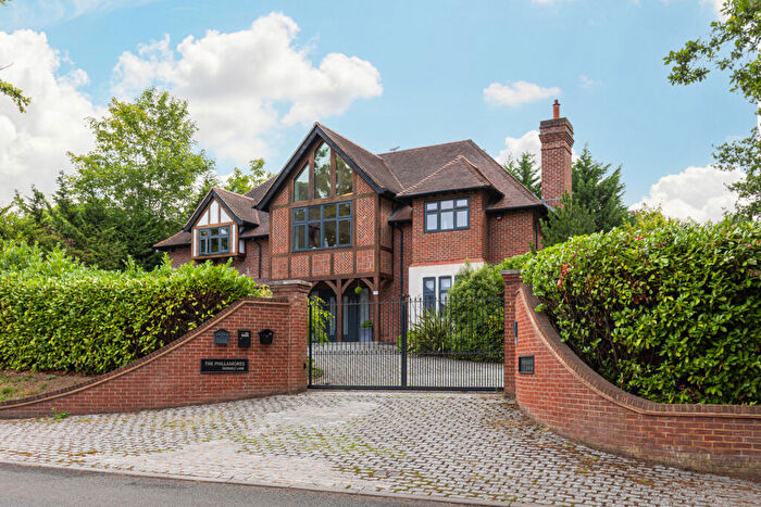 5 Bedroom Detached House For Sale In Fairmile Lane, Surrey, KT11