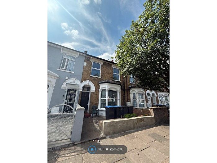 2 Bedroom Flat To Rent In Fairfield Road, London, N18