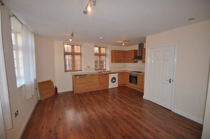 1 Bedroom Flat To Rent In Castle Lane, Bedford, MK40