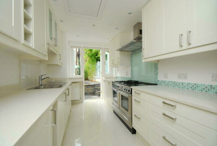 3 Bedroom Cottage To Rent In Glenilla Road, Belsize Park, London, NW3