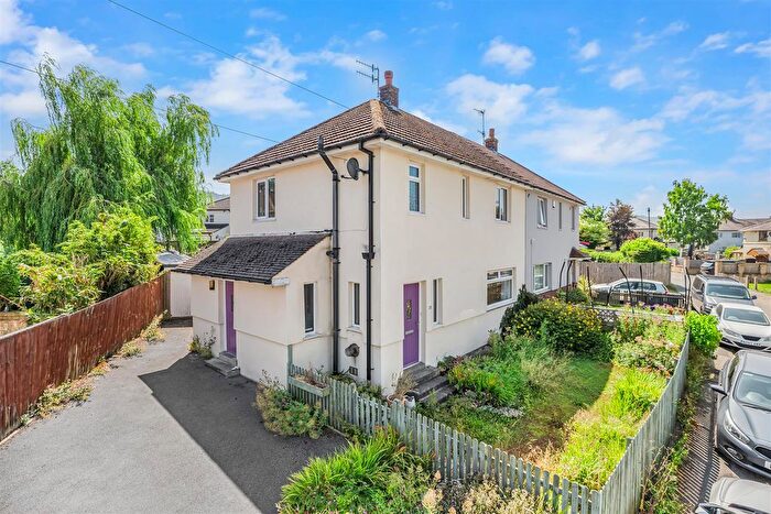3 Bedroom Semi-Detached House For Sale In The Crescent, Ilkley, LS29