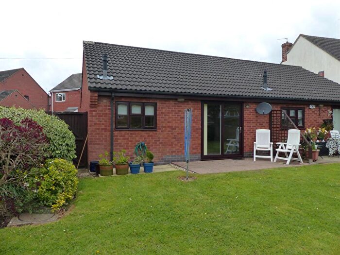 2 Bedroom Semi-Detached Bungalow For Sale In New Street, Church Gresley, DE11