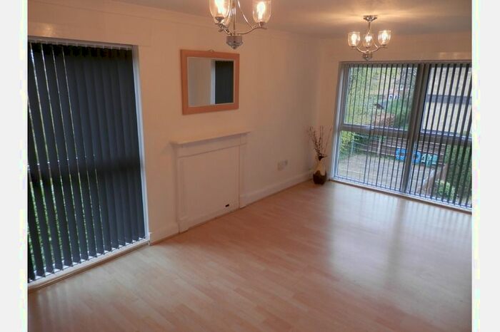 2 Bedroom Flat To Rent In Middleton Hall Road, Kings Norton, Birmingham, B30