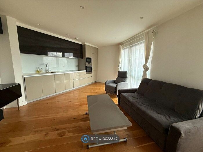 1 Bedroom Flat To Rent In Bywell Place, Newham, London, E16