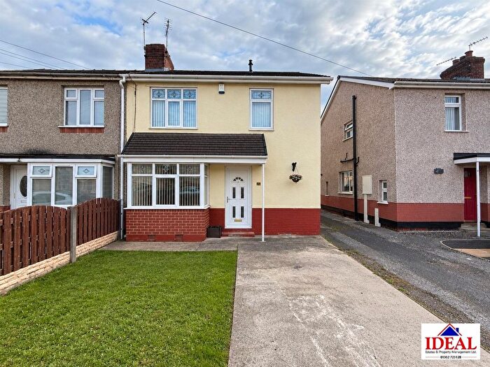 3 Bedroom Semi-Detached House For Sale In Princess Street, Woodlands, Doncaster, DN6