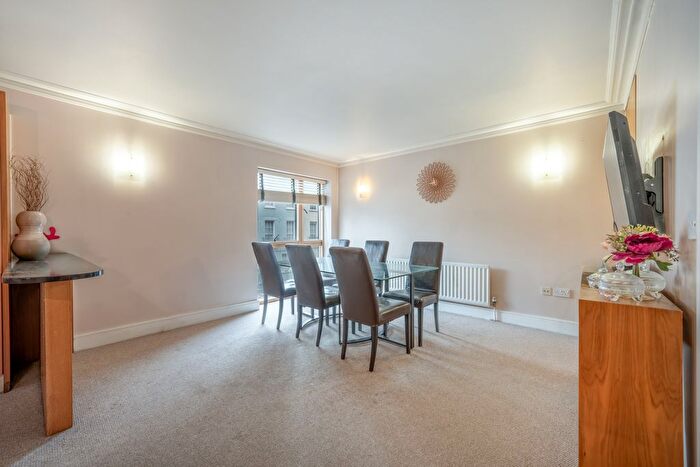 3 Bedroom Flat For Sale In Harrowby Street, London, W1H