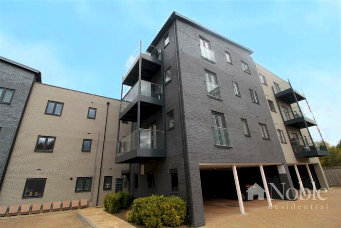 2 Bedroom Flat To Rent In Florence Close, Brentwood, CM13