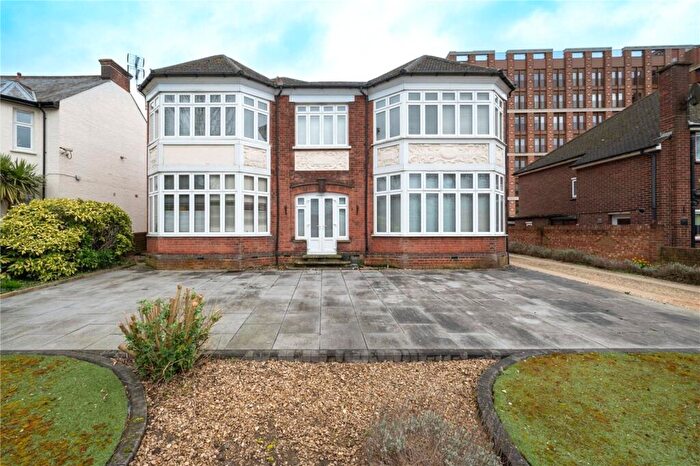 2 Bedroom Flat To Rent In Grosvenor Road, St. Albans, AL1