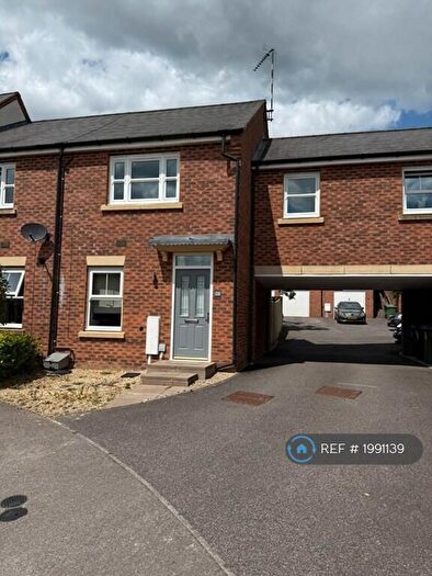 3 Bedroom Terraced House To Rent In Sissinghurst Close, Rugby, CV22