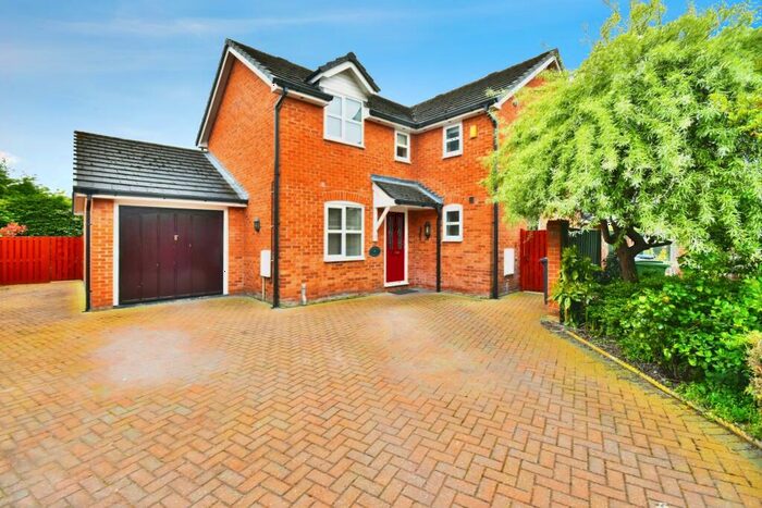 4 Bedroom Detached House To Rent In Whitegate Fields, Holt, LL13