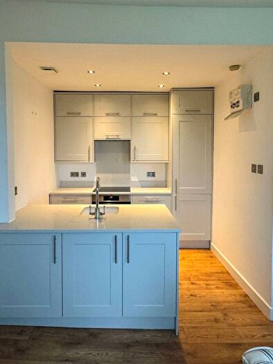 2 Bedroom Flat To Rent In Gledstanes Road, Barons Court, London, W14