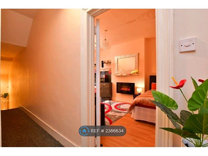 Studio To Rent In Goldstone Villas, Hove, BN3